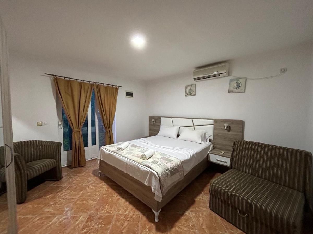 Christopher'S Apartments Ulcinj Exterior photo